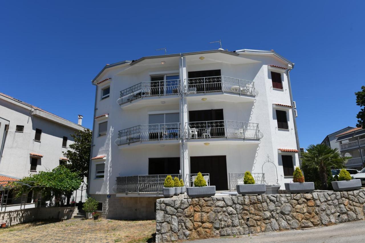 Apartmani Totic Malinska Kültér fotó