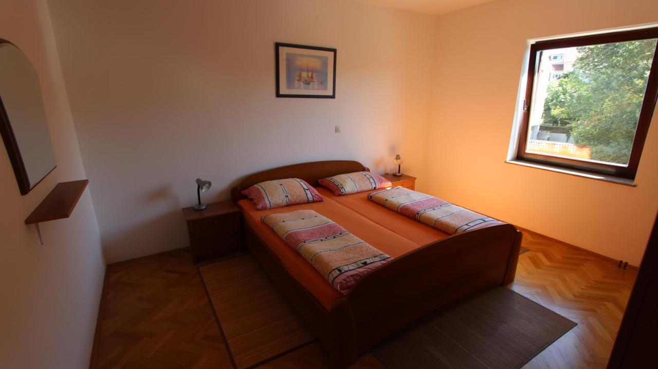 Apartmani Totic Malinska Kültér fotó
