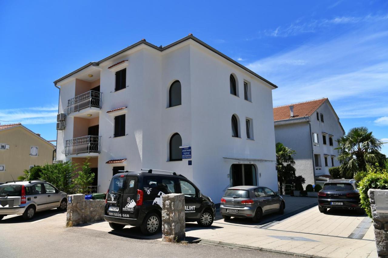 Apartmani Totic Malinska Kültér fotó