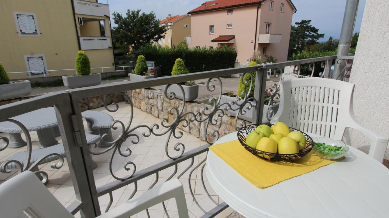 Apartmani Totic Malinska Kültér fotó