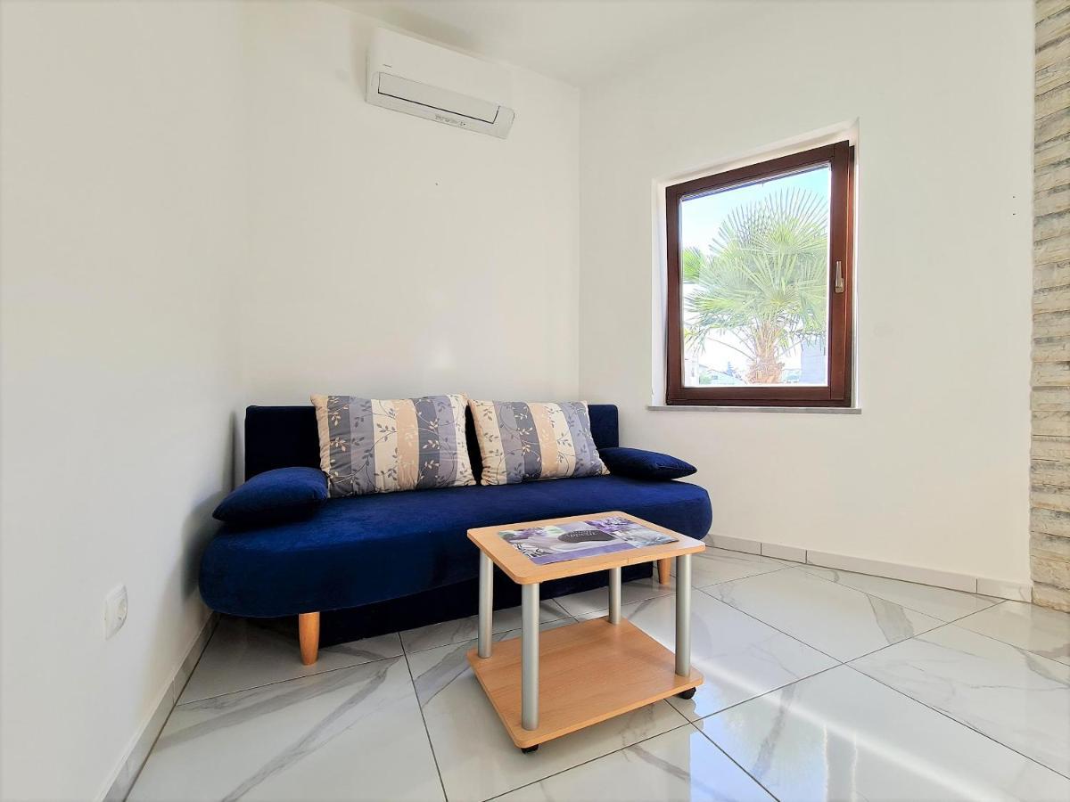 Apartmani Totic Malinska Kültér fotó