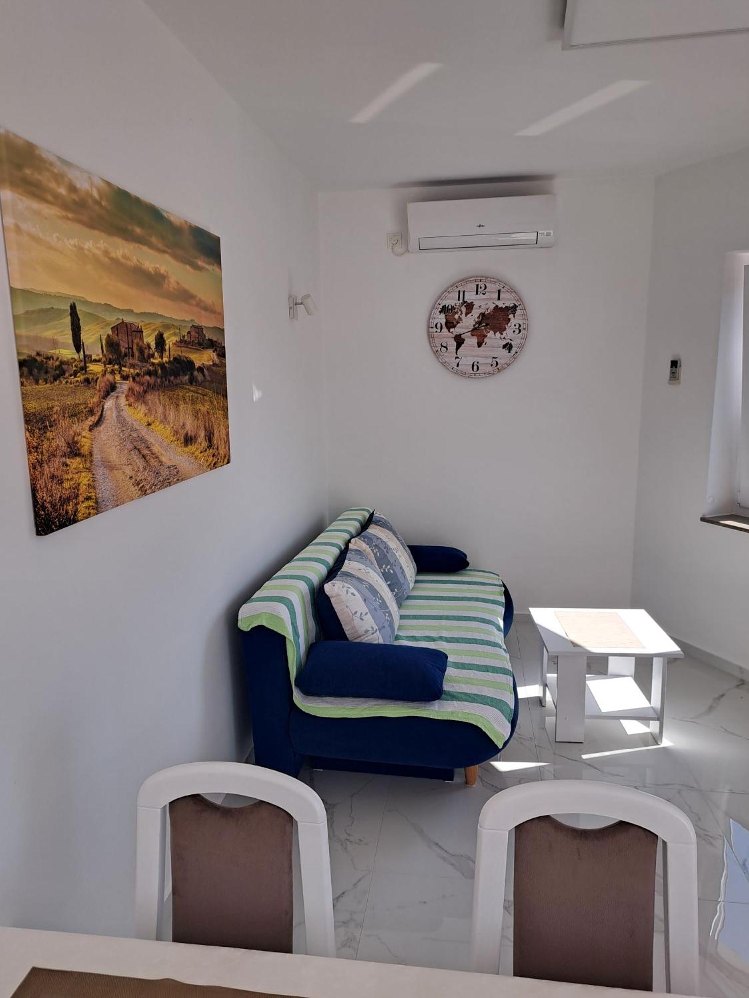 Apartmani Totic Malinska Kültér fotó