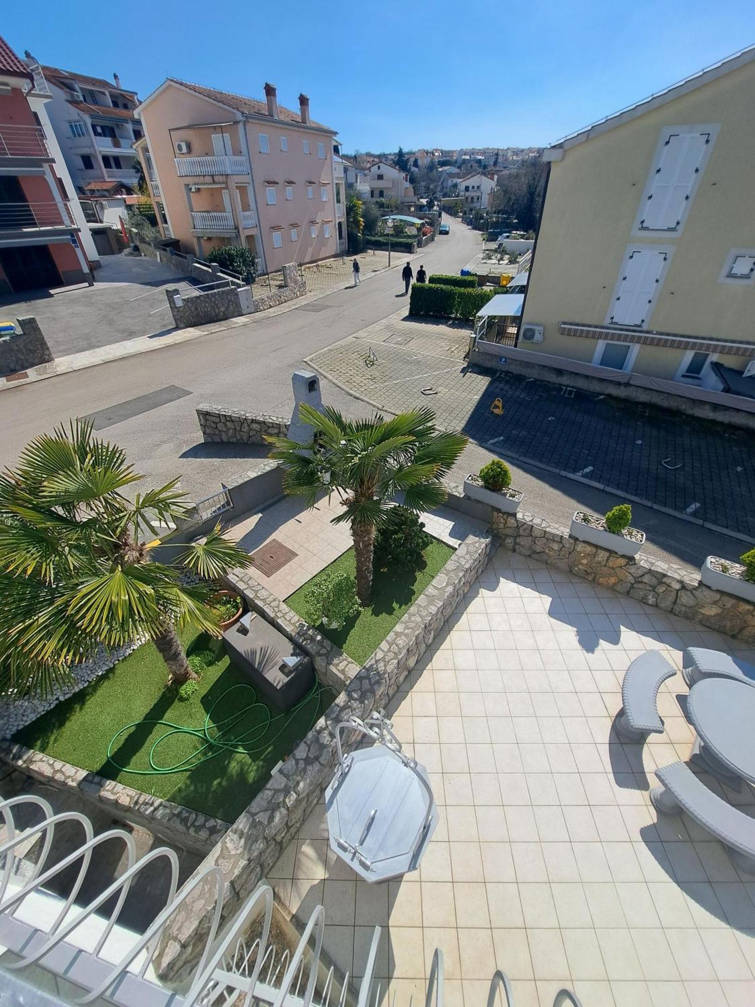 Apartmani Totic Malinska Kültér fotó